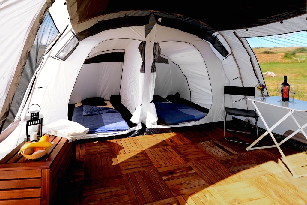 glamping inside tent elementsurf surfcamp cantabria