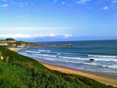 olas en la playa de meron