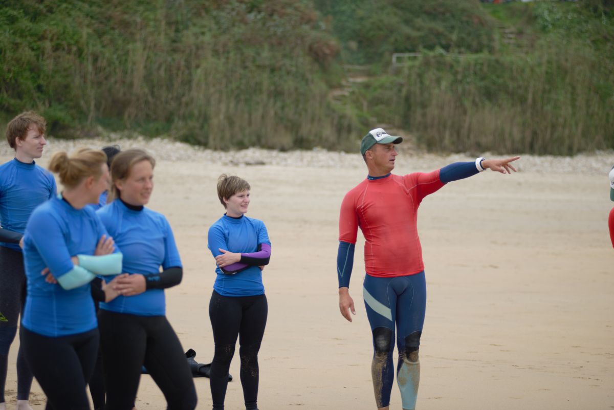 holger curso surf elementsurf surfcamp cantabria