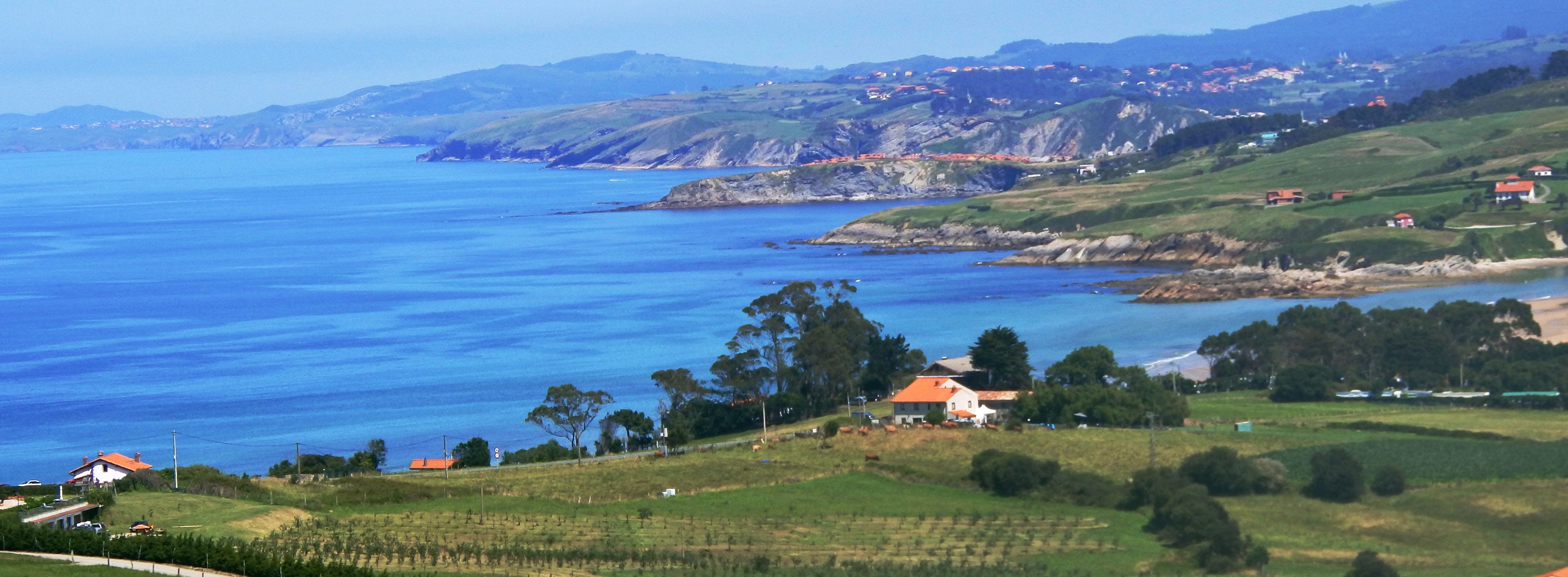 Surfhouse Cantabria a pie de la playa